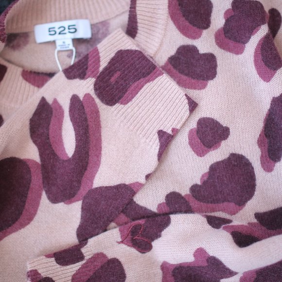 NWT Leopard 100% Cashmere Purple Pink Sweater. - Picture 7 of 11
